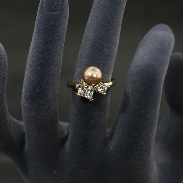 Adjustable Rhinestone Pearl Bead Ring – Elegant Modern Design