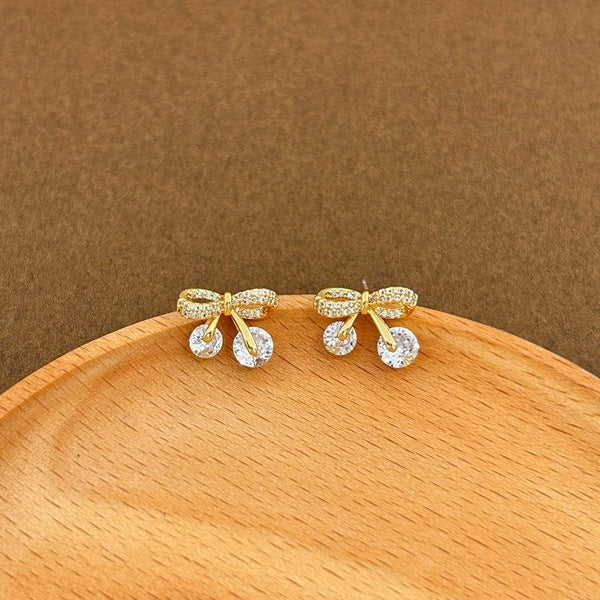 Elegant Gold Zirconium Small Earrings - Chic and Stylish Accessory For Daily Use